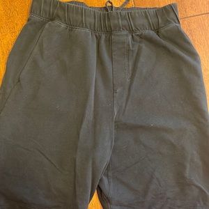 Men’s Lululemon Shorts (Medium)